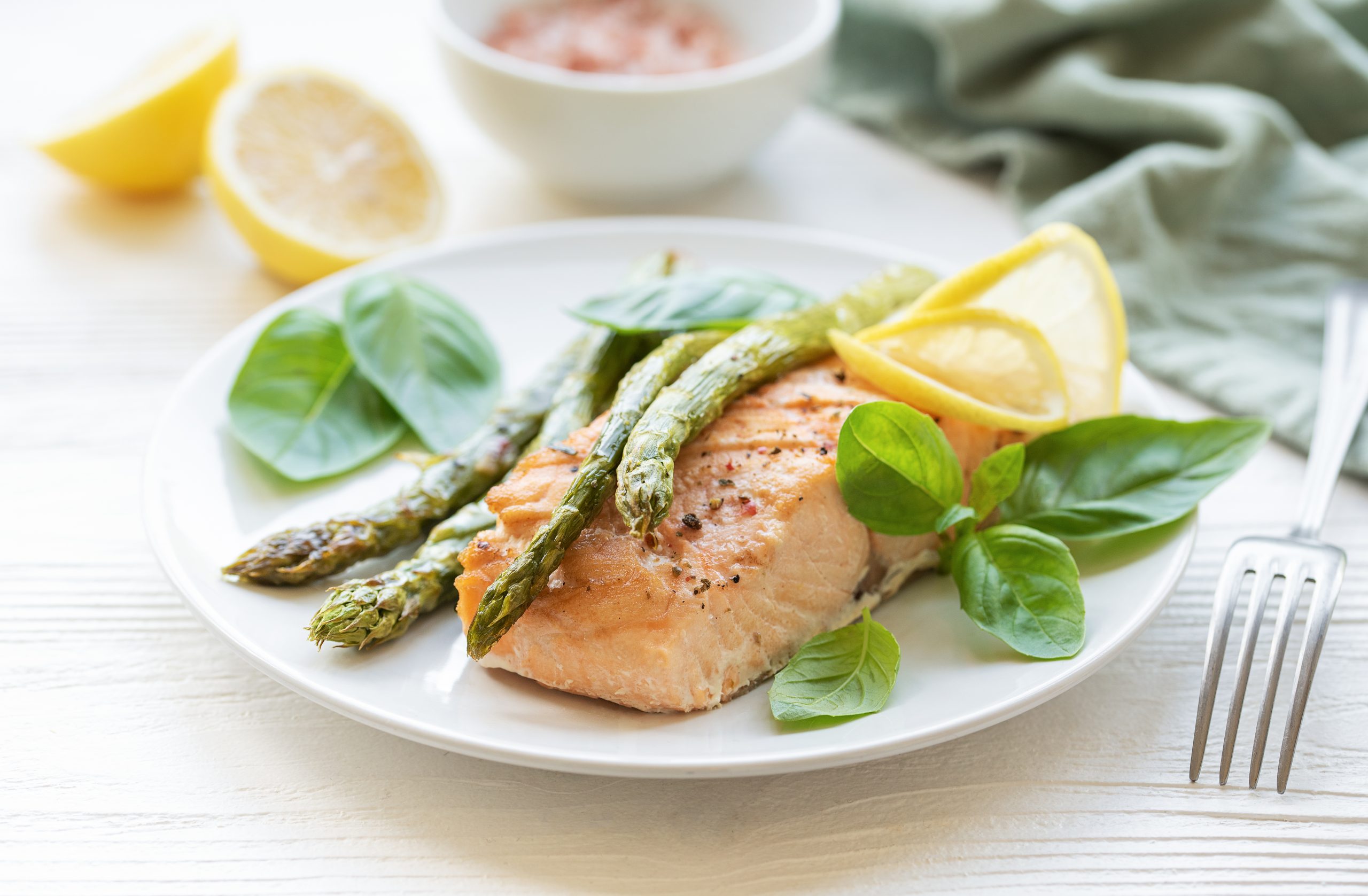 You are currently viewing Oven Baked Herb Salmon & Fried Asparagus