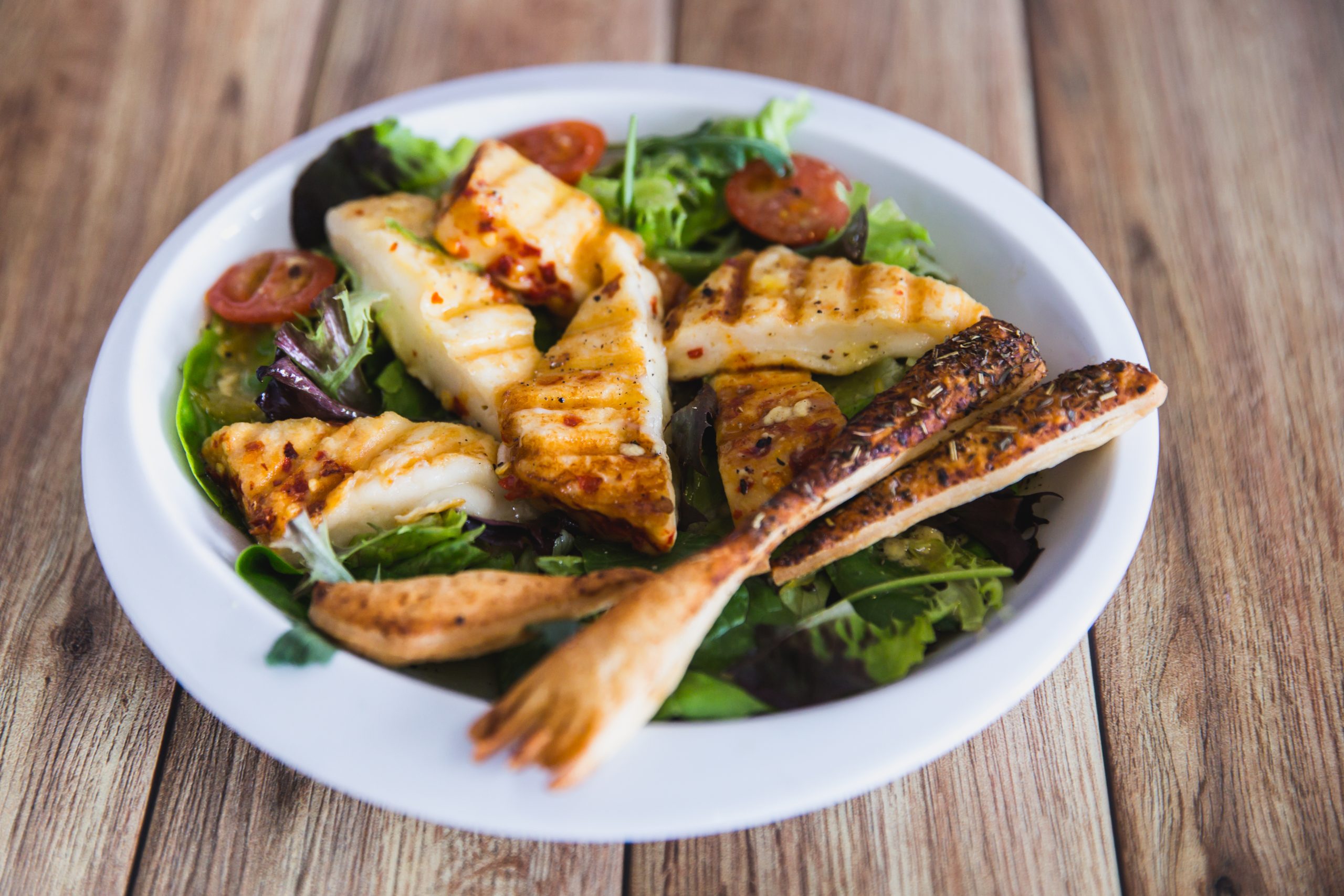 You are currently viewing Grilled Halloumi and Chicken Salad