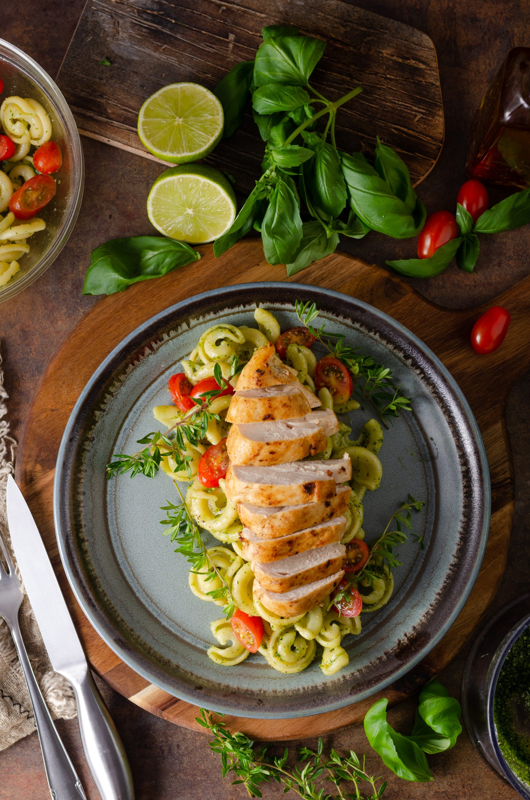 You are currently viewing Basil Chicken Zoodles