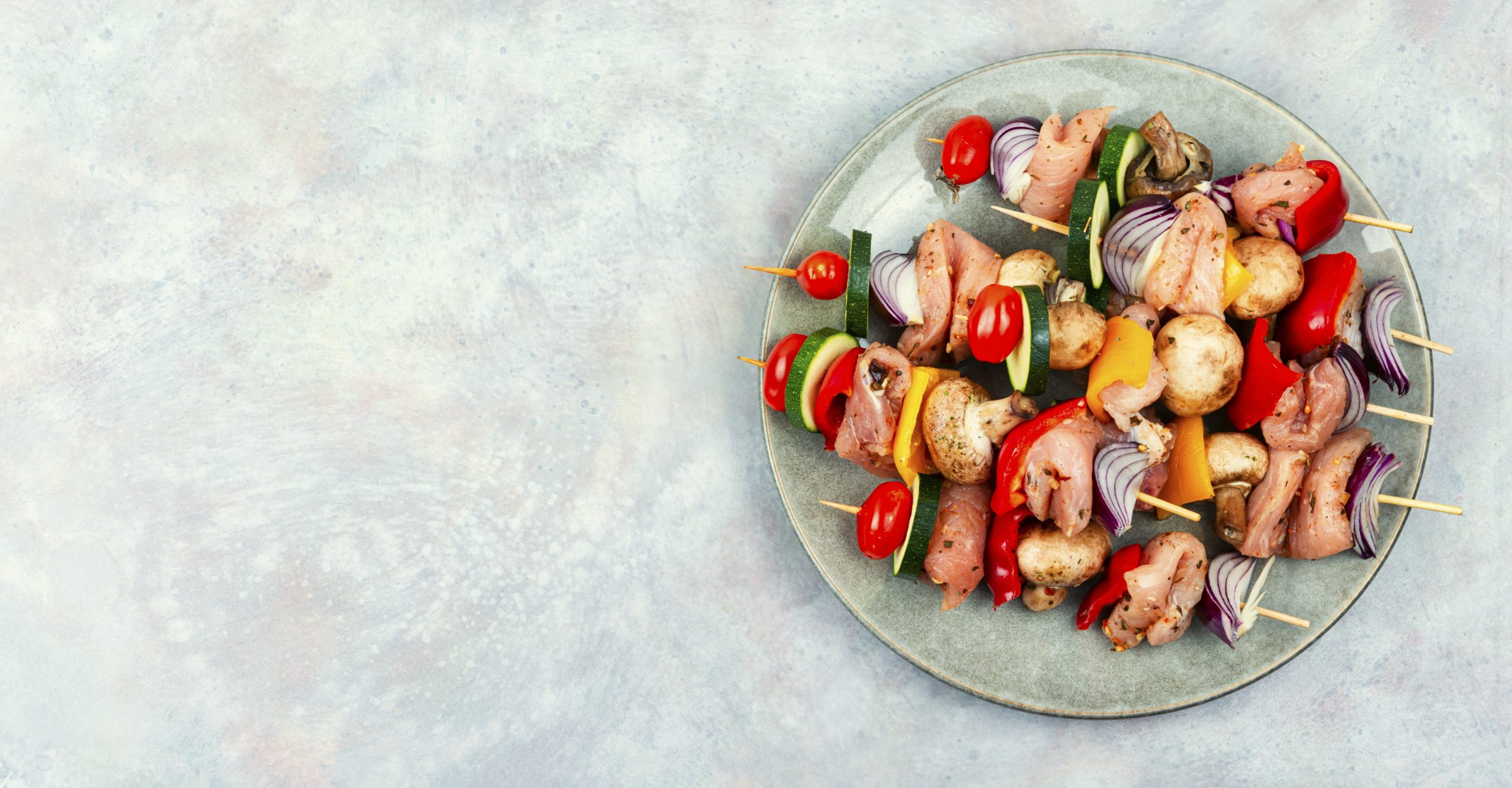You are currently viewing Roasted Chicken & Veggie Skewers