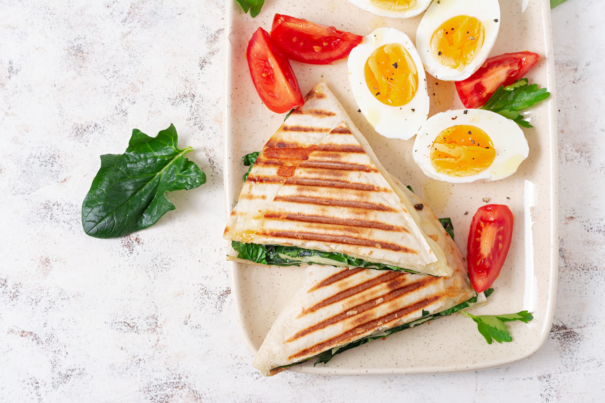 You are currently viewing Spinach, Egg, Tomato & Cottage Cheese Sandwich
