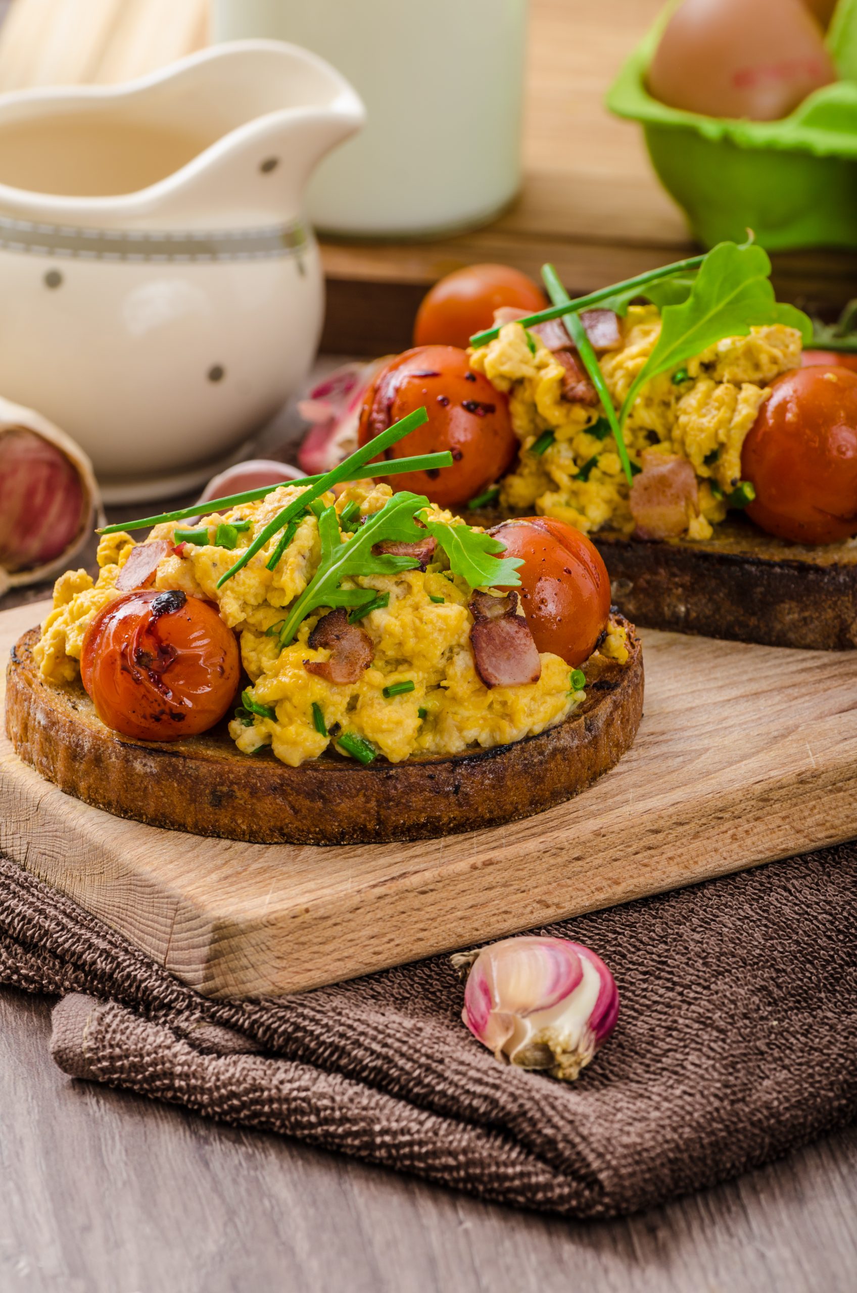 You are currently viewing Pesto Scrambled Eggs on Toast