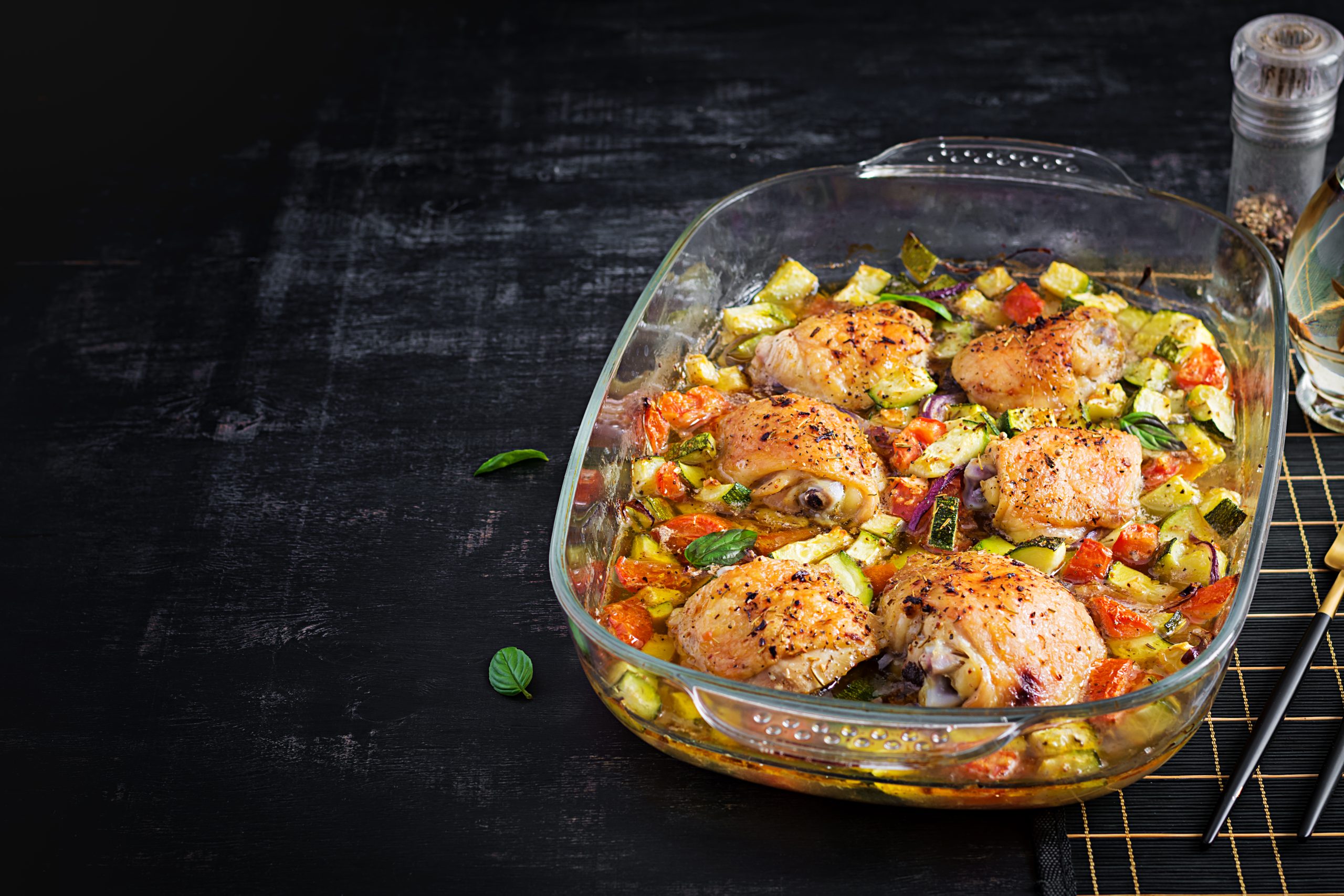 You are currently viewing One Pan Chicken & Veggie Tray Bake