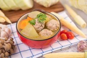 Read more about the article Meatballs & Cabbage Soup
