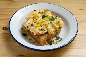 Read more about the article High Protein Scrambled Eggs