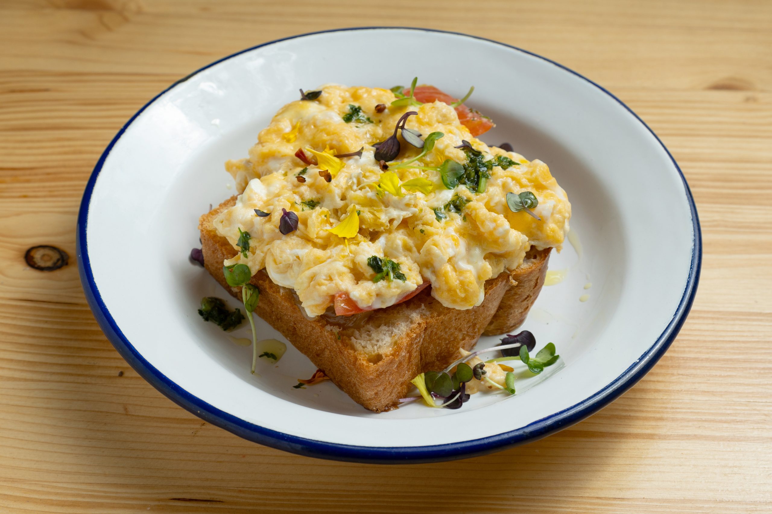 You are currently viewing High Protein Scrambled Eggs