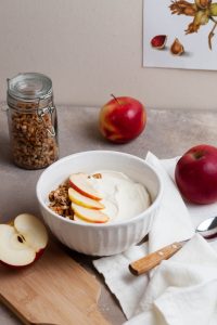 Read more about the article Apple & Cinnamon Yogurt Bowl